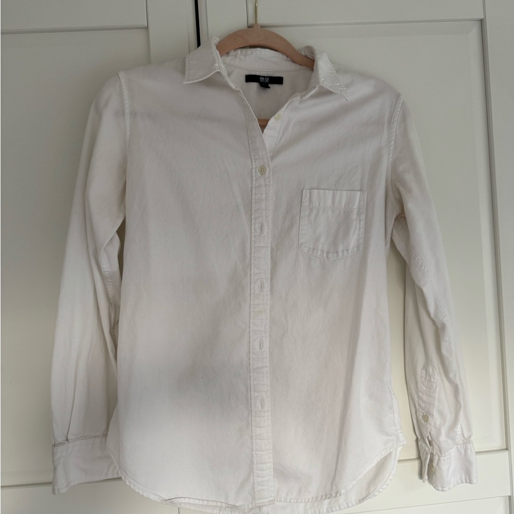 Uniqlo Casual White Button Down Shirt